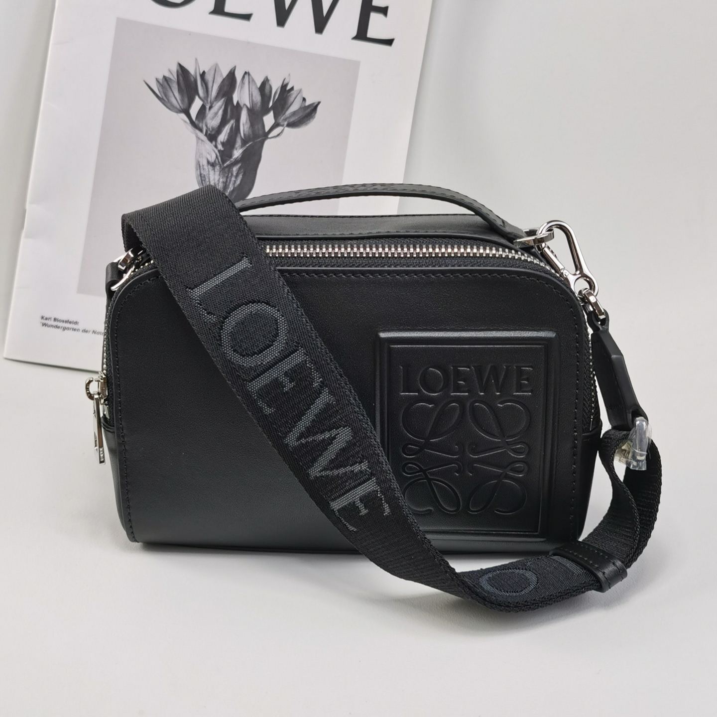 LOEWE Camera Crossbody Bag Mini（C565R41X01）