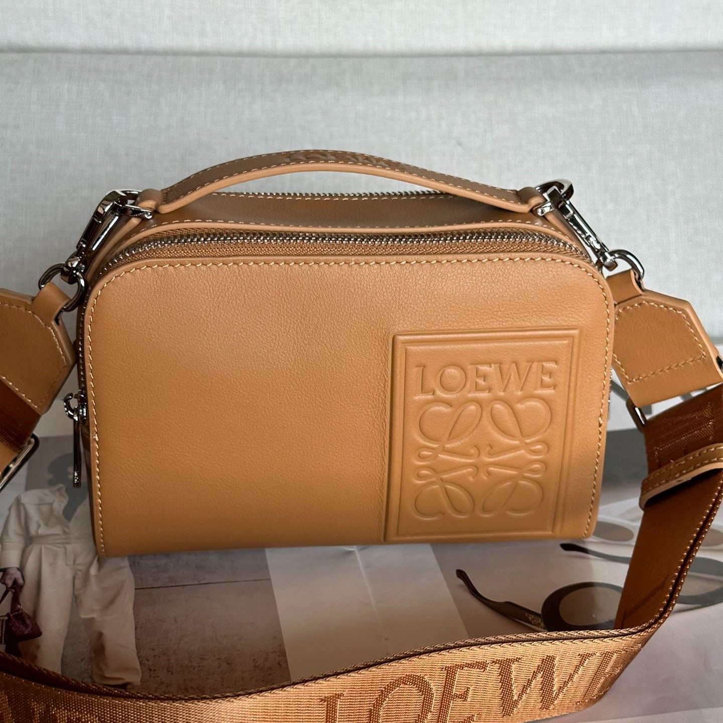 LOEWE Camera Crossbody Bag Mini（C565R41X01）