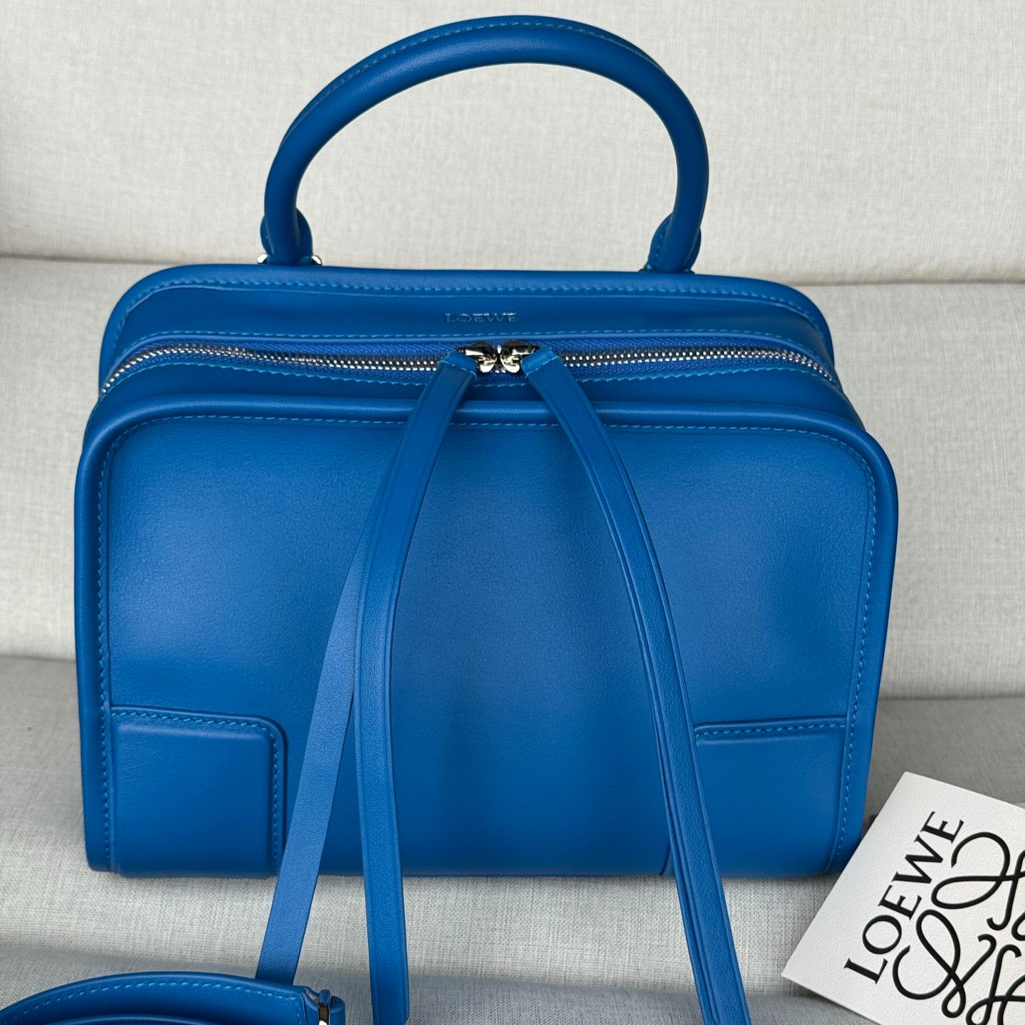 LOEWE Amazona 180 Bag, Small (Soft Calfskin)（A039AS0X01）