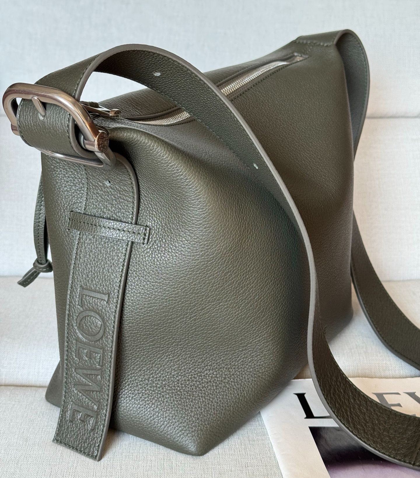 LOEWE Loop Hobo (Supple Grain Calf)（BB22CMDX01）