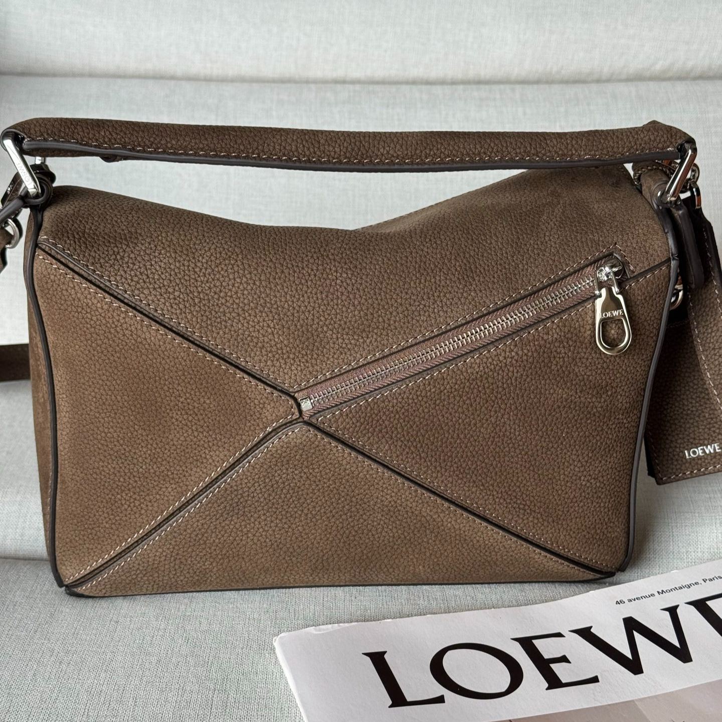 LOEWE Small Featherlight Puzzle bag in grained nubuck（A510PLSX03）