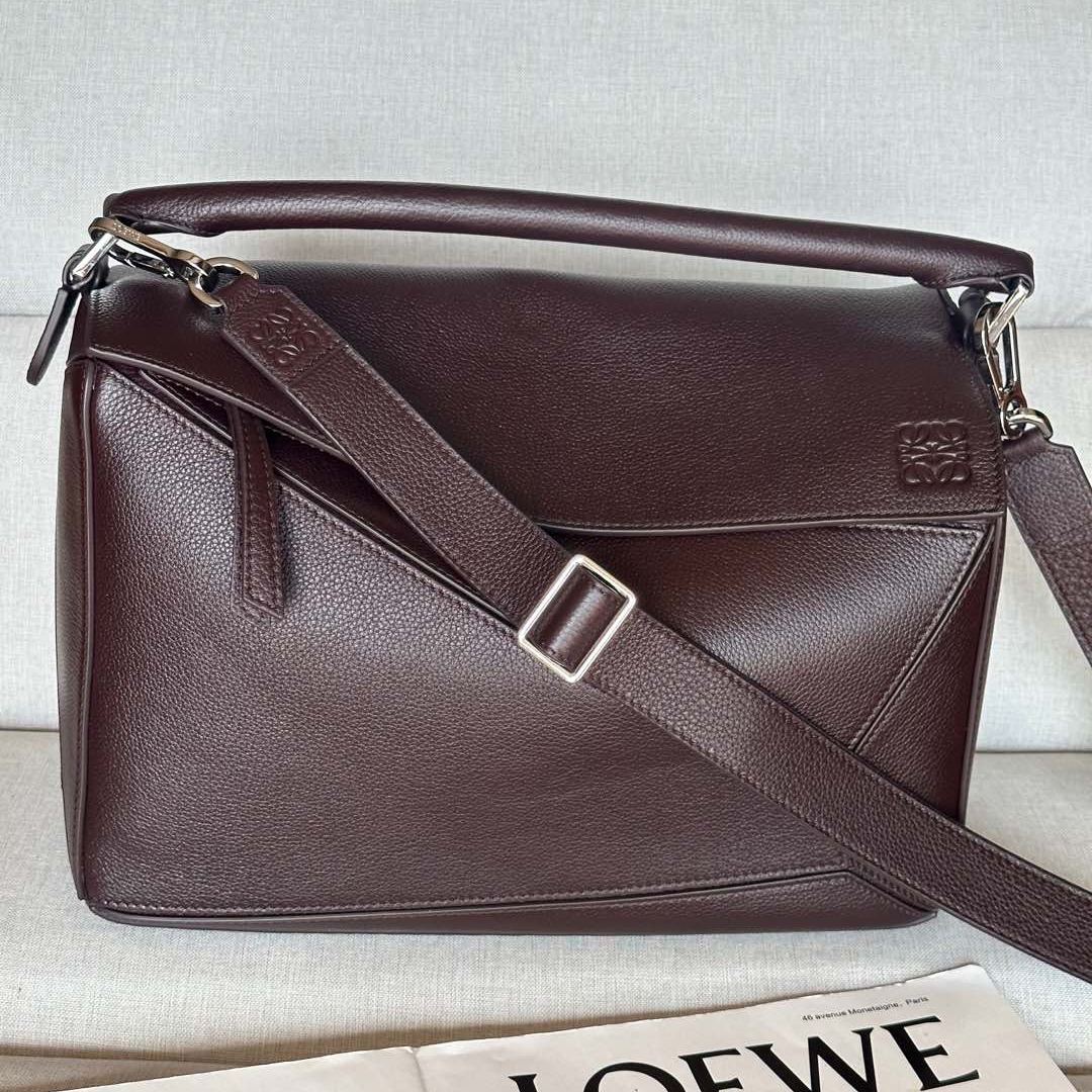 LOEWE Large Puzzle Edge bag in grained calfskin（B510P00X05）