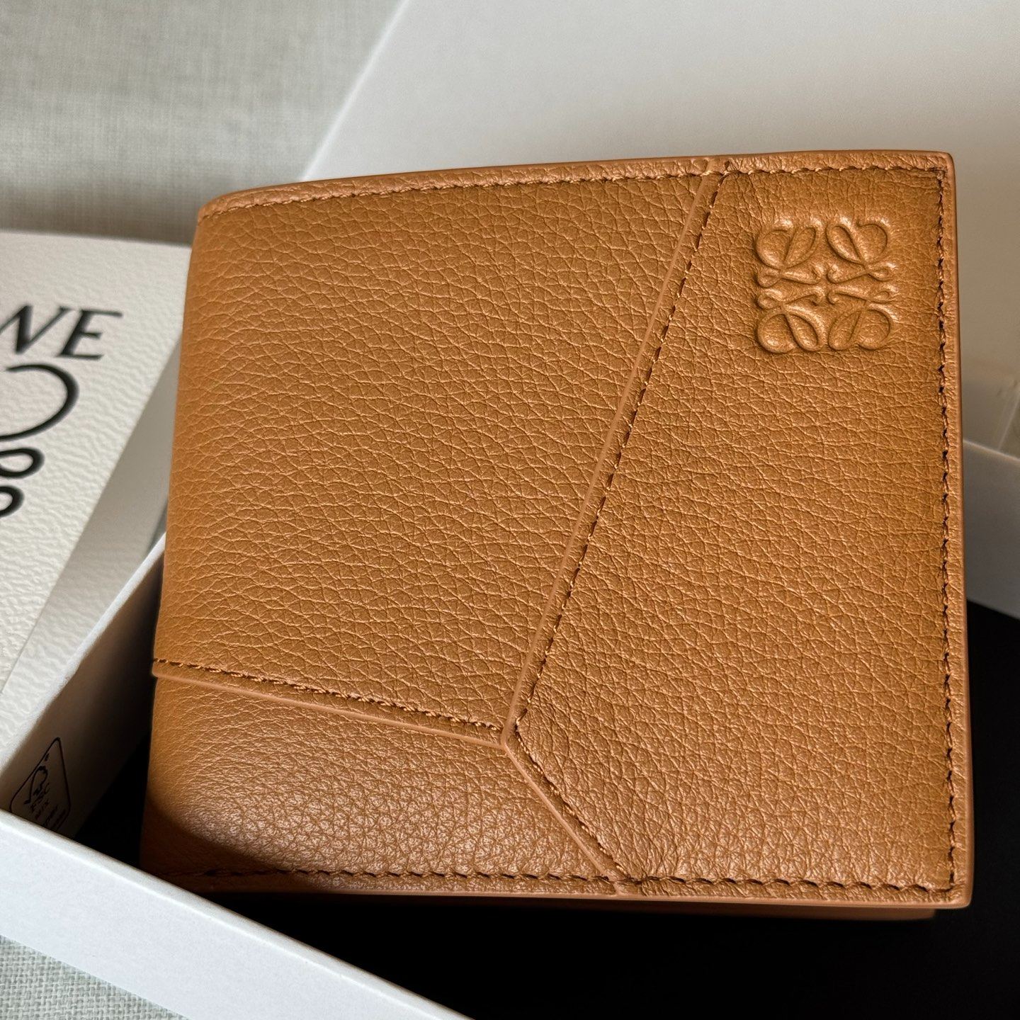 LOEWE Puzzle bifold coin wallet in supple grained calfskin（C510501X16）