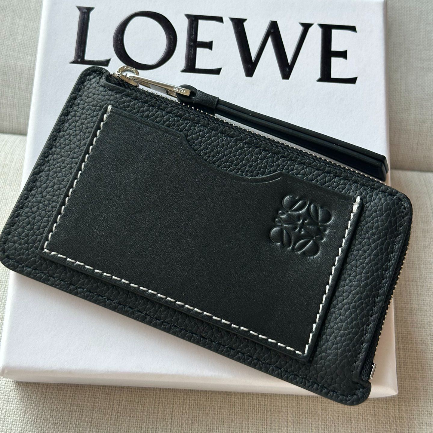 LOEWE coin purse made of genuine leather（C660Z40X04）