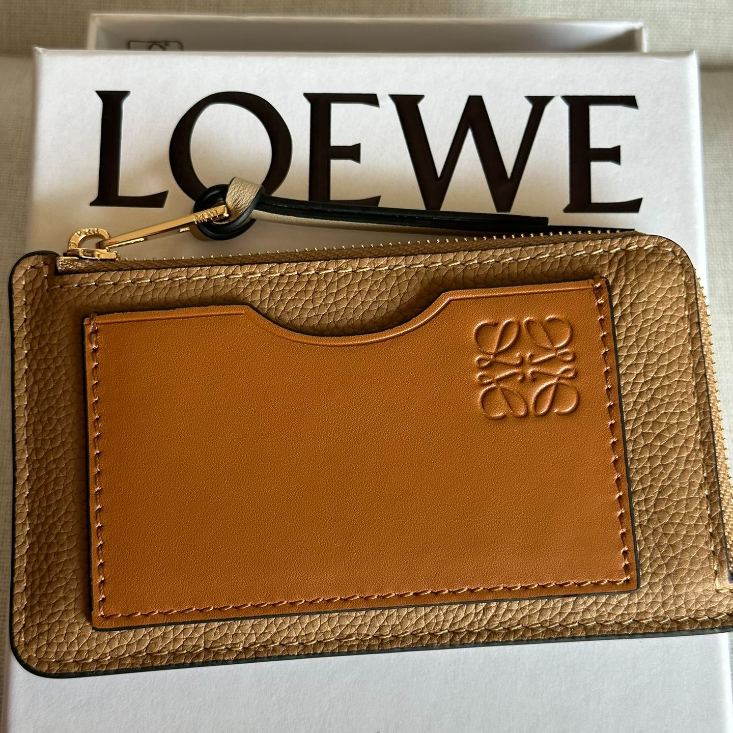 LOEWE coin purse made of genuine leather（C660Z40X04）