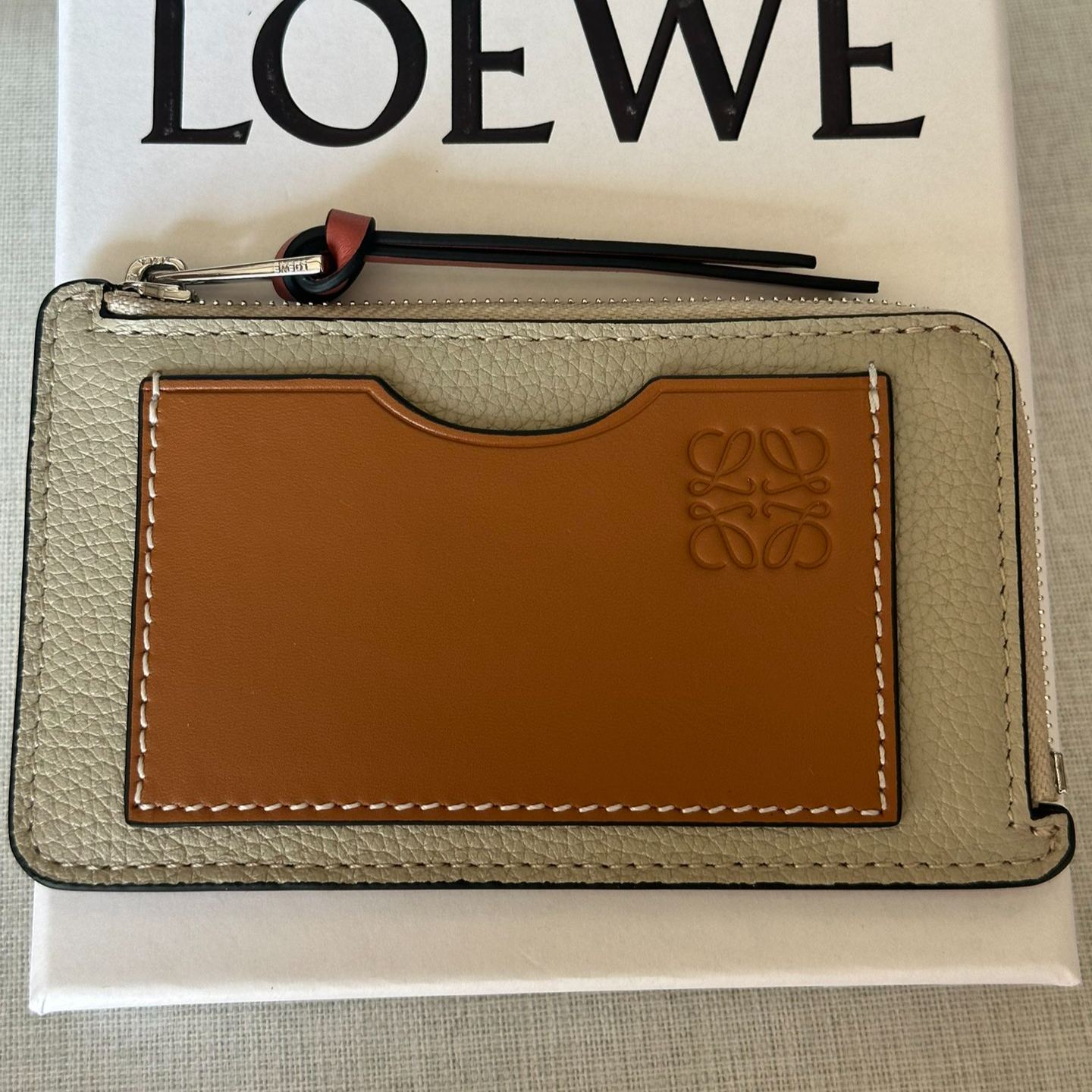 LOEWE coin purse made of genuine leather（C660Z40X04）