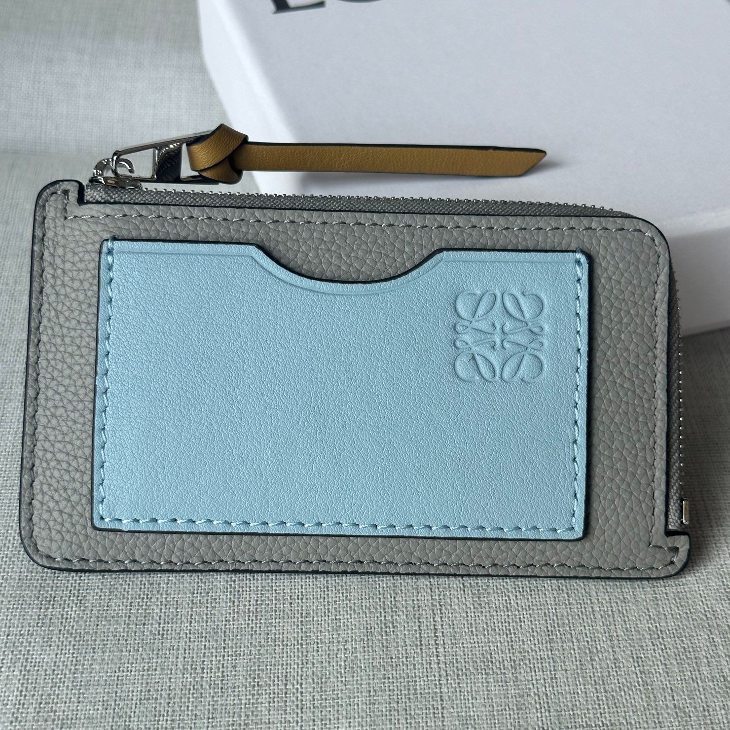 LOEWE coin purse made of genuine leather（C660Z40X04）