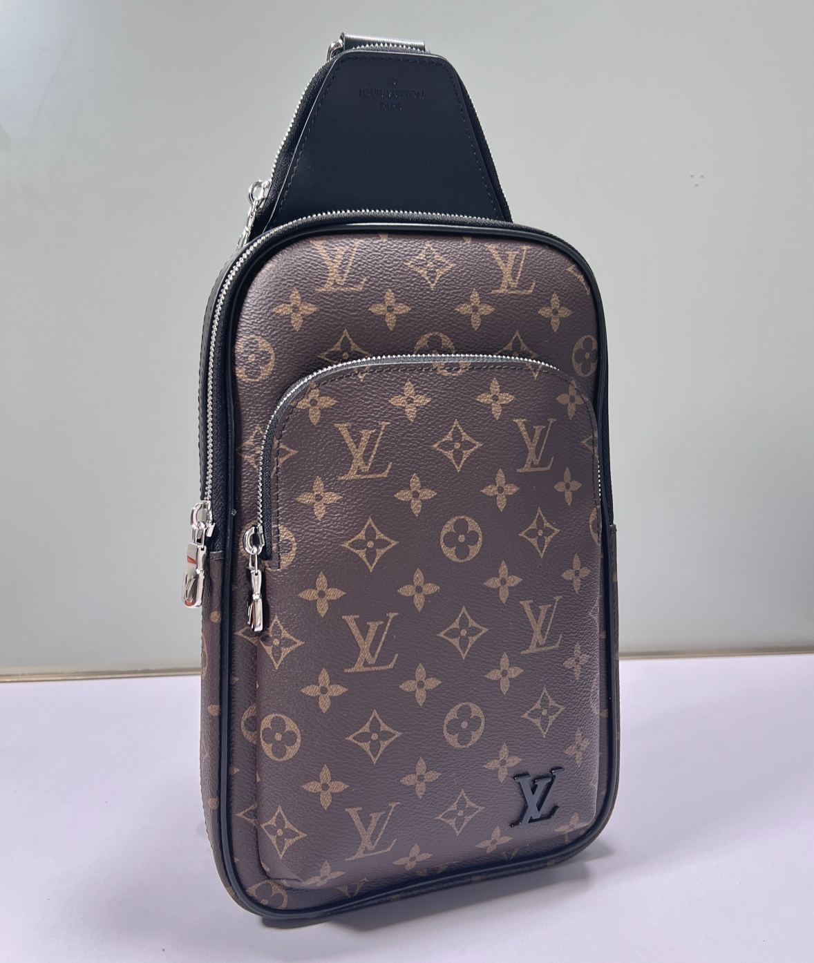 【N】Louis Vuitton Avenue crossbody bag（M46327）