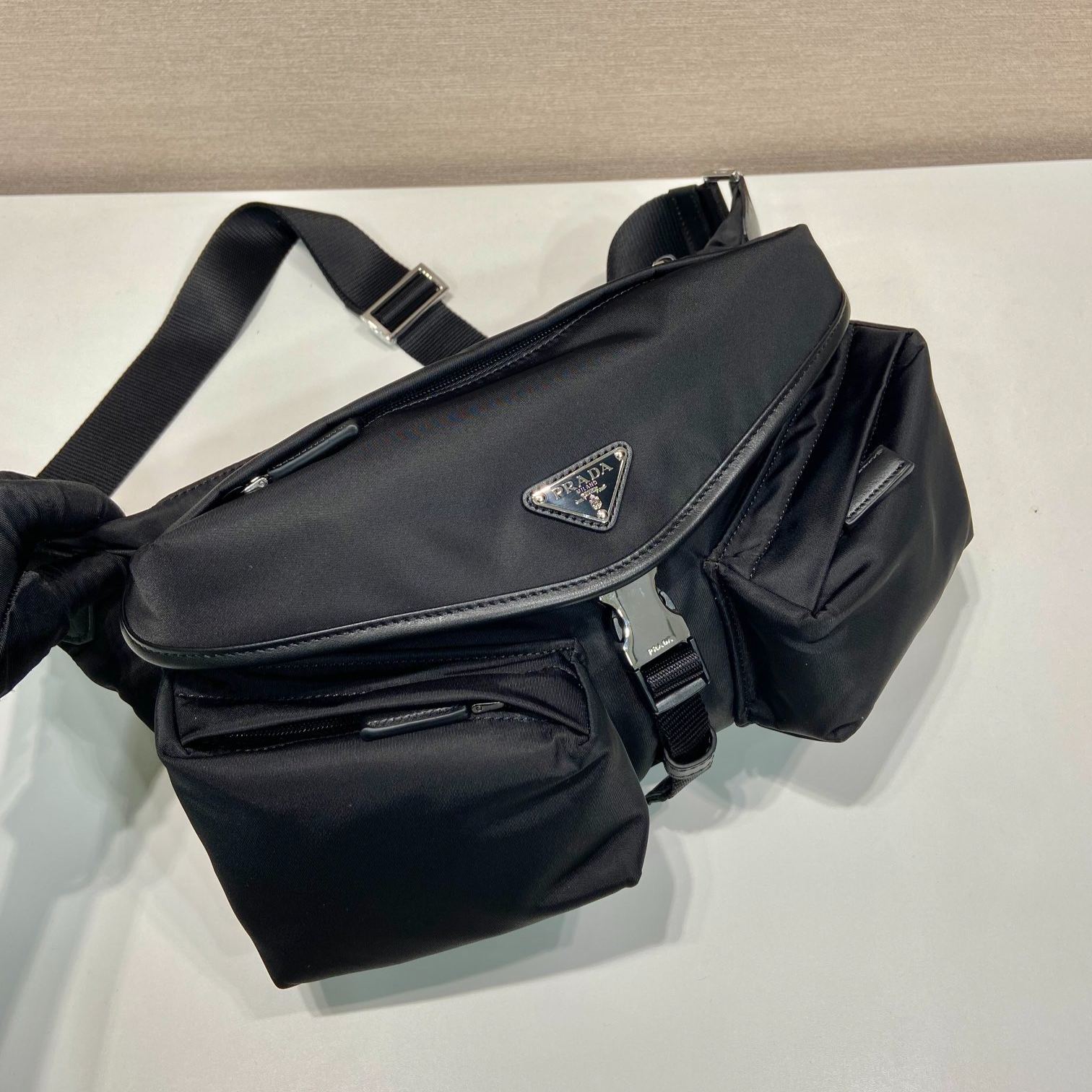 PRADA Black Re-Nylon and leather shoulder bag (2VD062_2DW3_F0002_V_NYO）