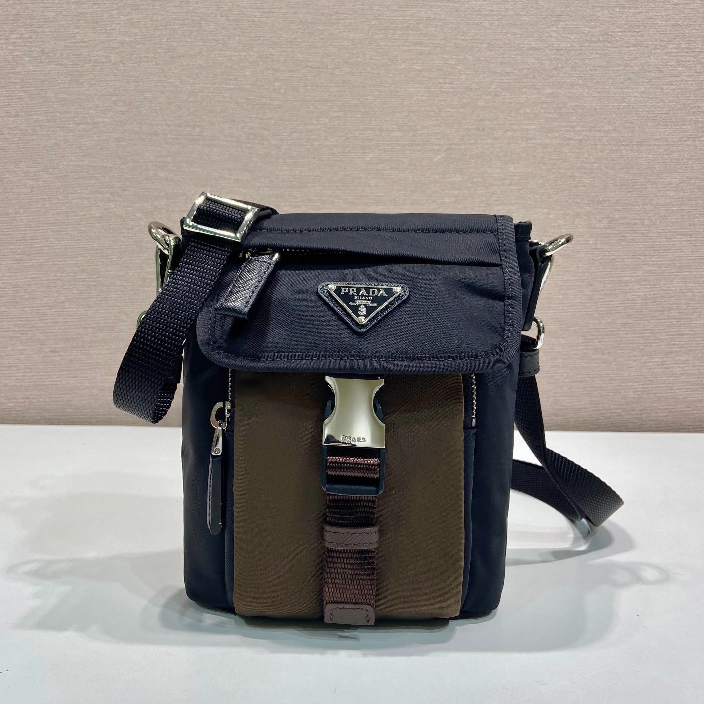 PRADA Re-Nylon Smartphone Shoulder Bag (2ZT086_2DEY_F0807）