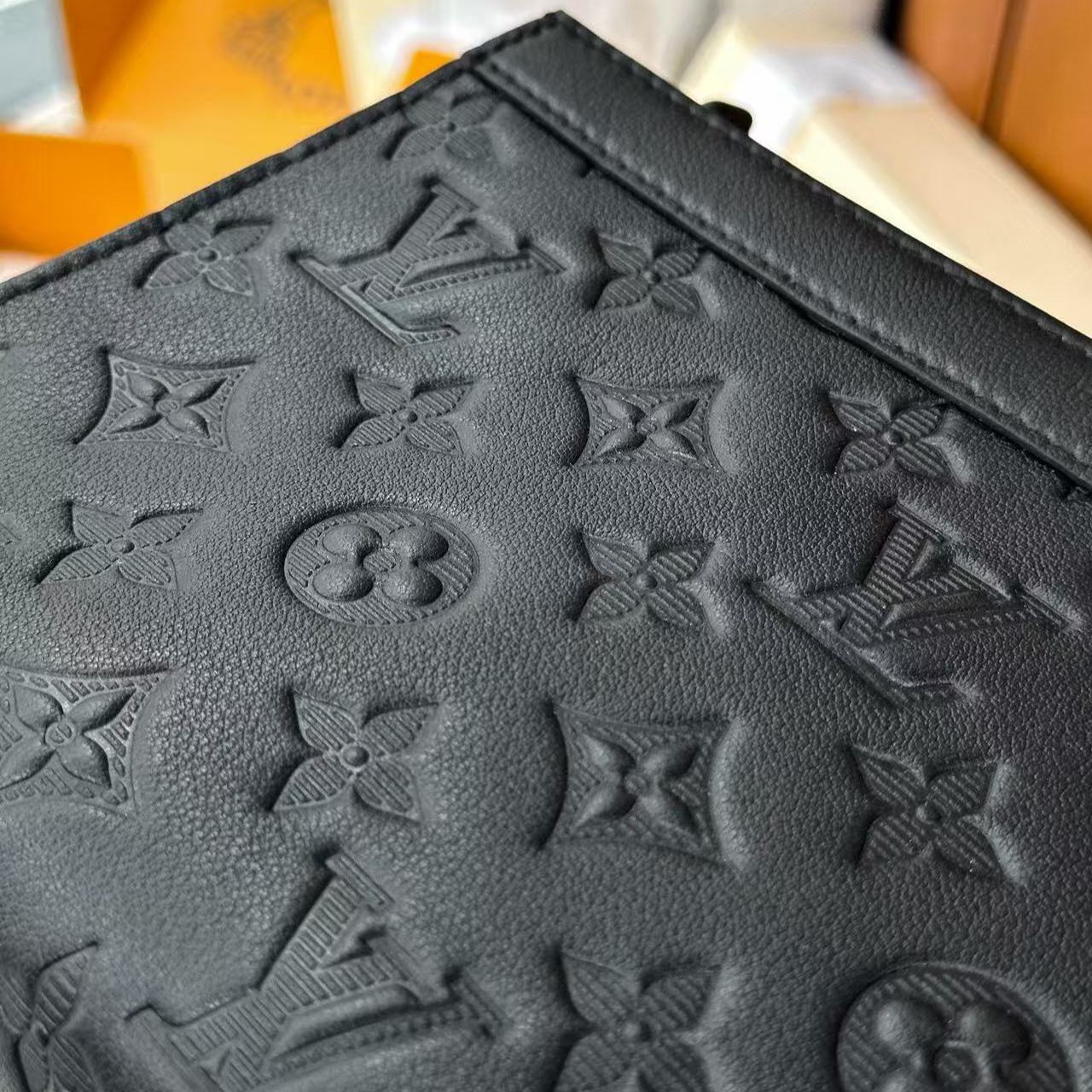 Louis Vuitton Gaston Wearable Wallet（M81115）