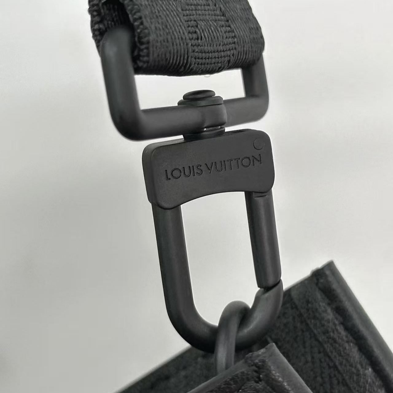 Louis Vuitton Gaston Wearable Wallet（M81115）