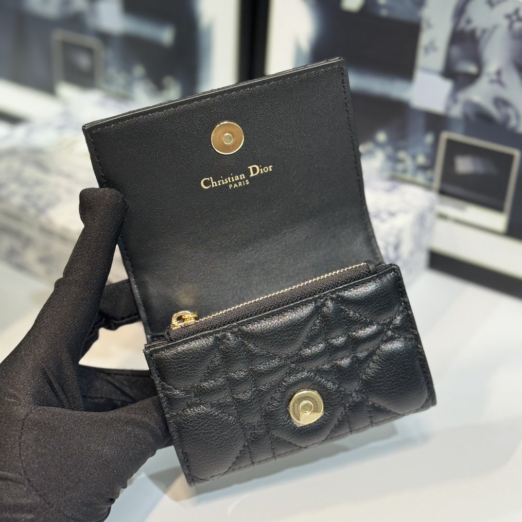 Dior Caro Cannage Bifold Coin Case in Black Leather（S5132UWHC-M900）