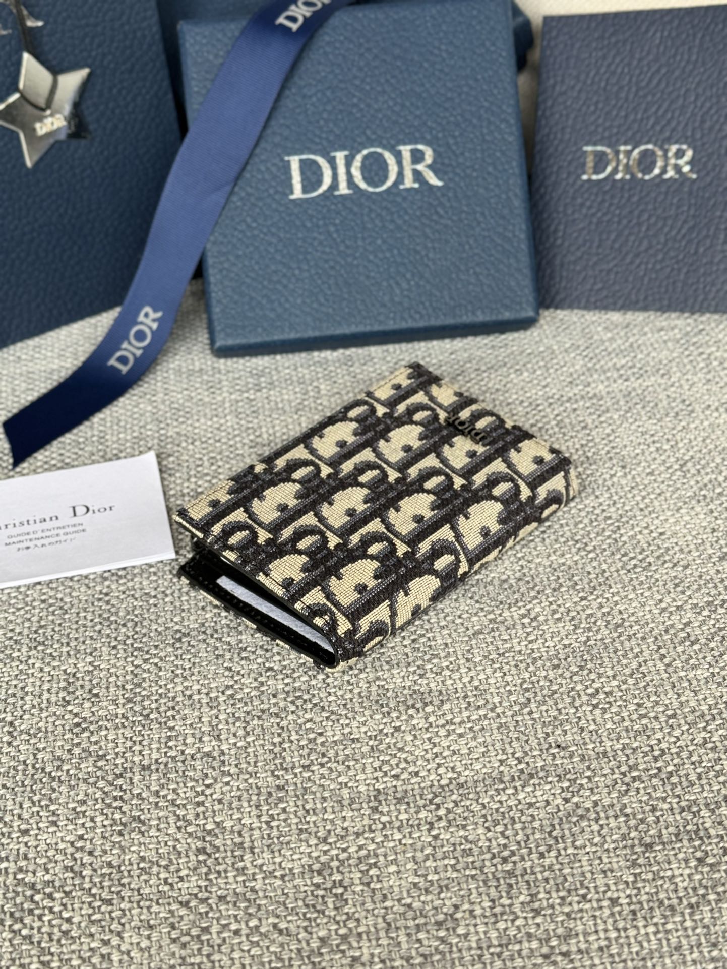 Dior Vertical Compact Card Holder（2ESBC319YSE-H05E）