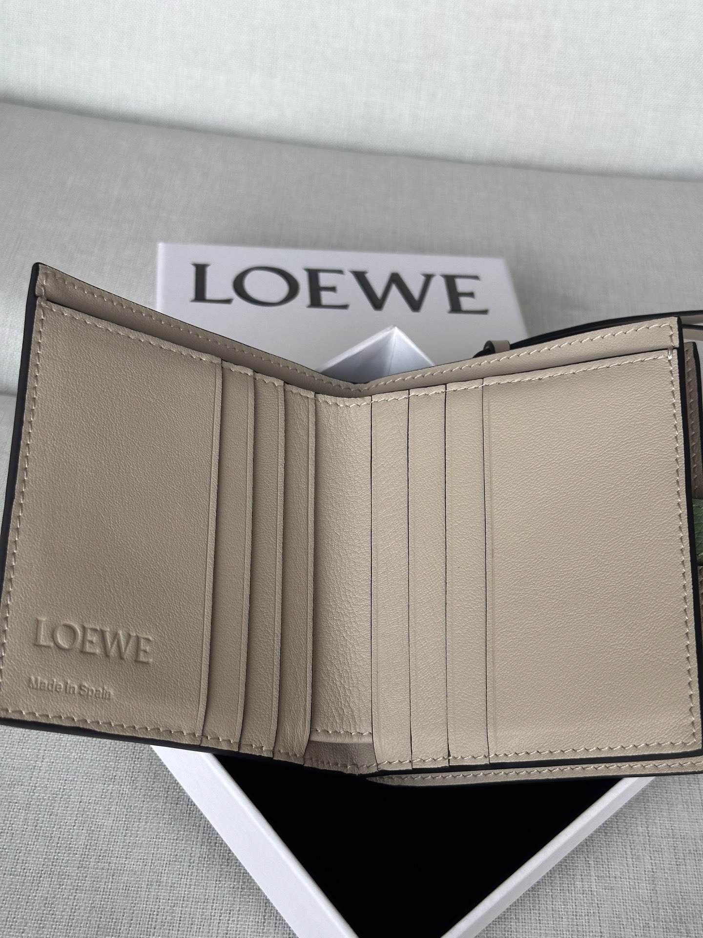 LOEWE Compact Zip Wallet Soft Grain Calf（C660Z41X01）