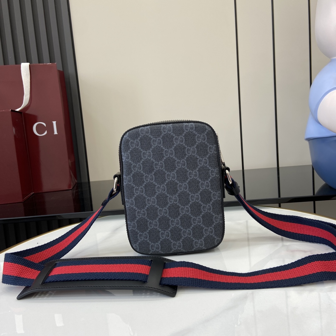GUCCI GG Supreme Messenger Bag (598103-K5RLN-1095)