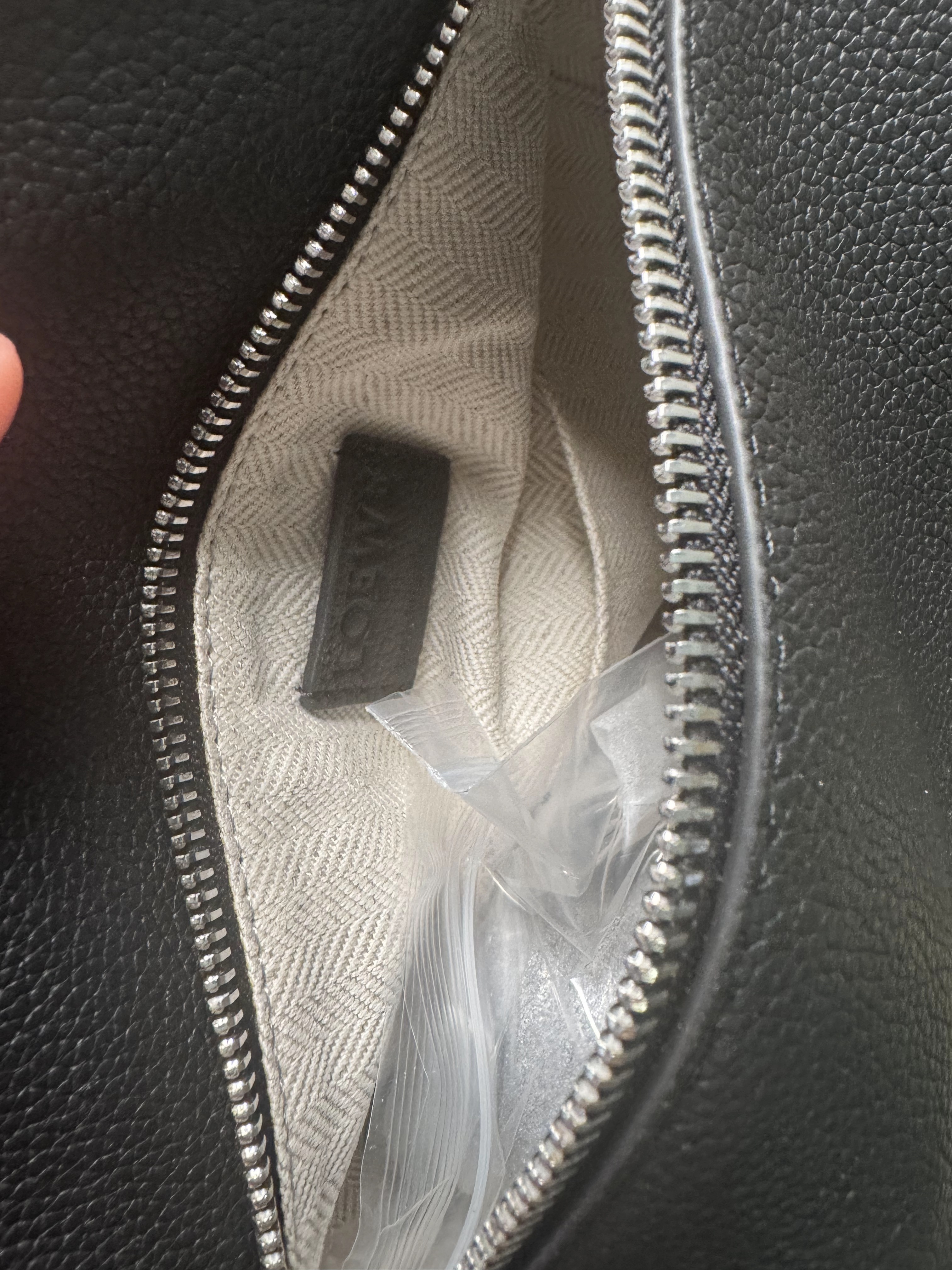 【N】LOEWE Small Puzzle Edge bag in classic calfskin（A510P60XAC）