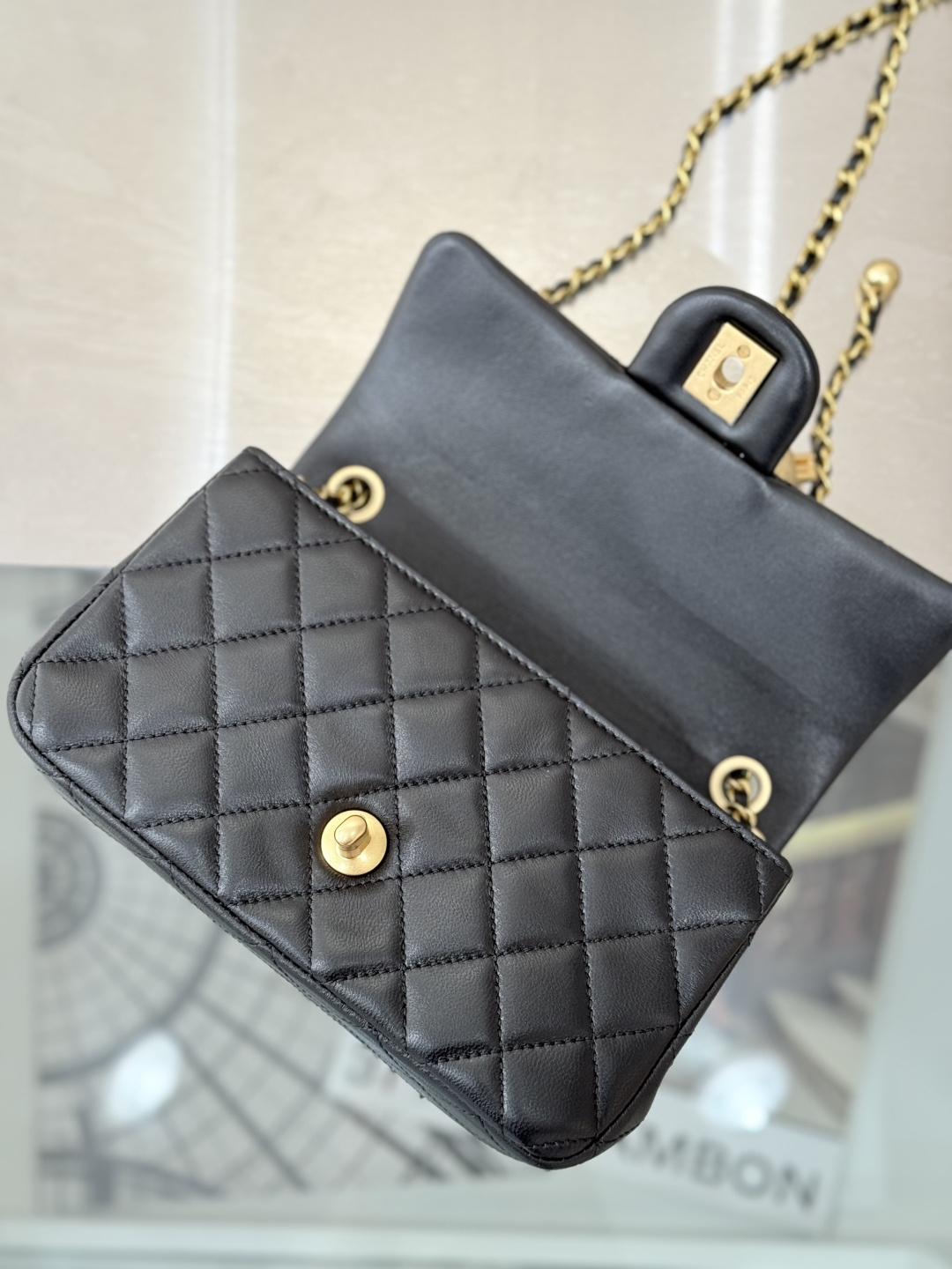 CHANEL Flap Bag Coco Ball（AS1787 B02916 N6517）
