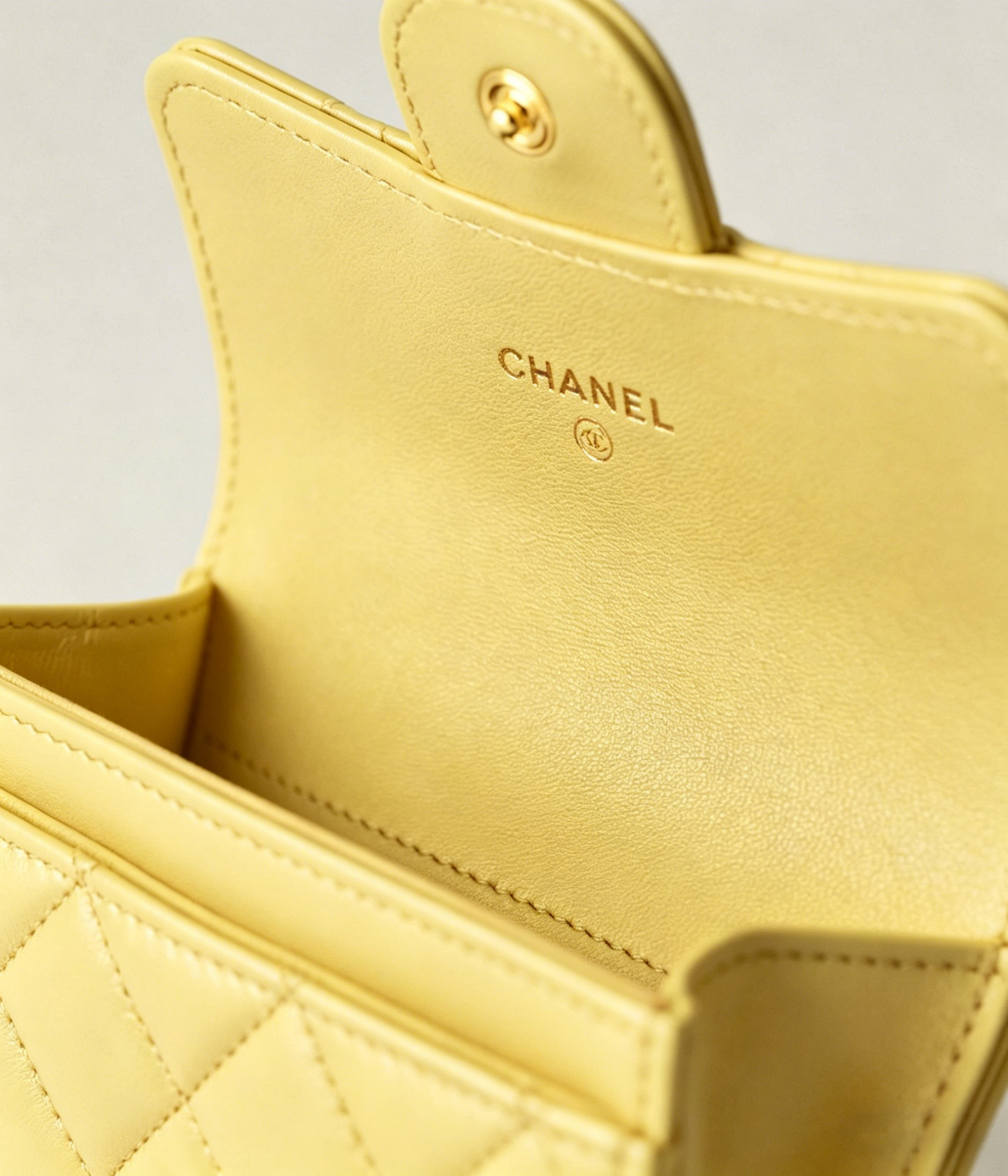 クラシック フラップ カード ケース / クリームイエロー