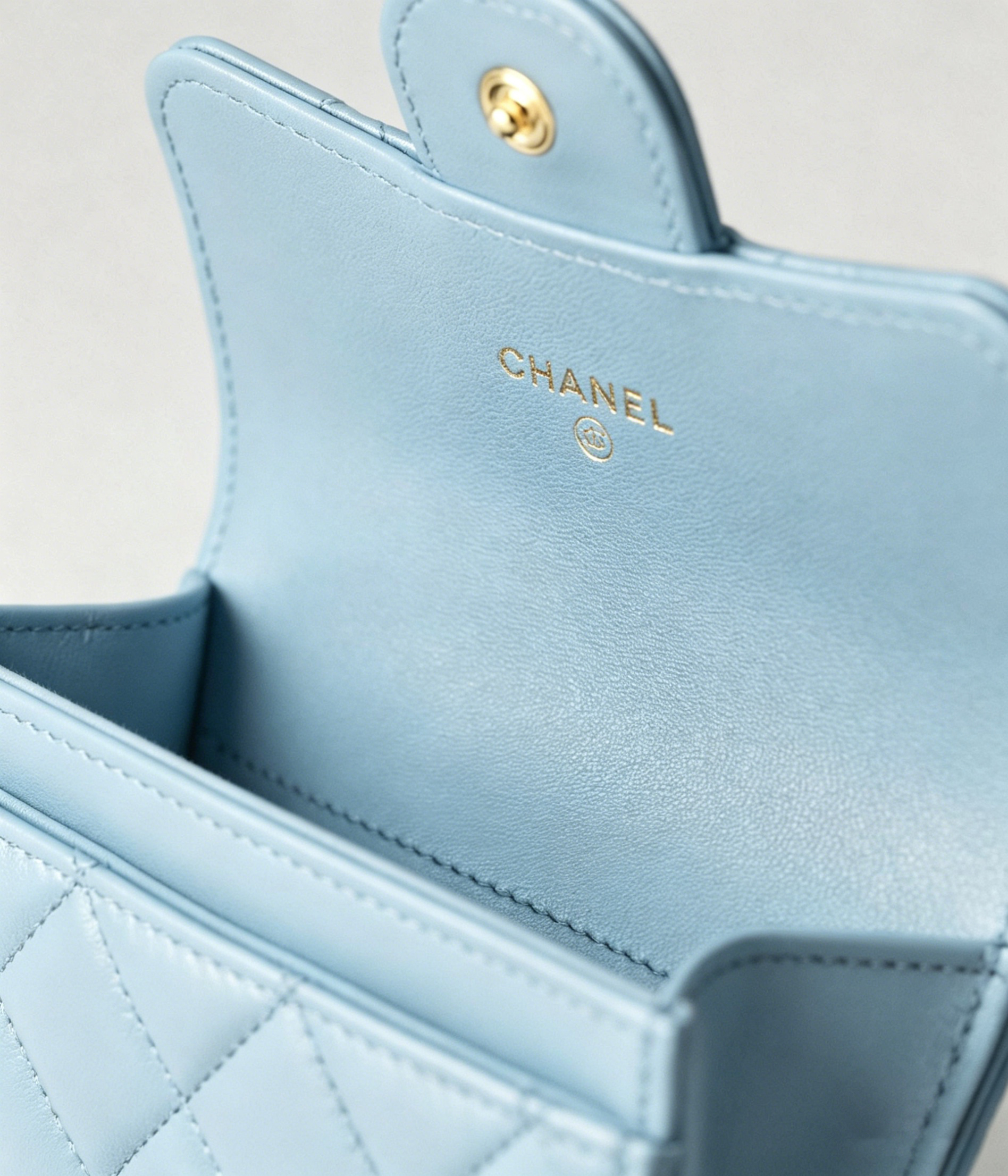 クラシック フラップ カード ケース / ライトブルー