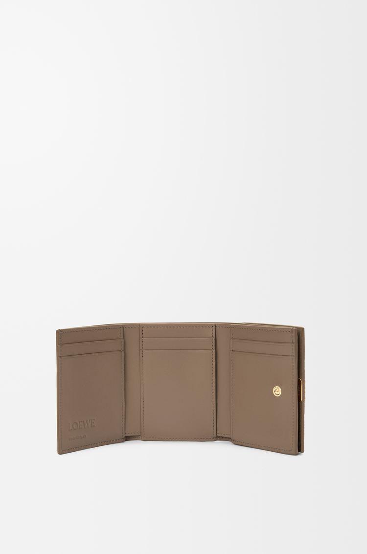 アナグラム トライフォールド ウォレット（ペブルグレインカーフ）