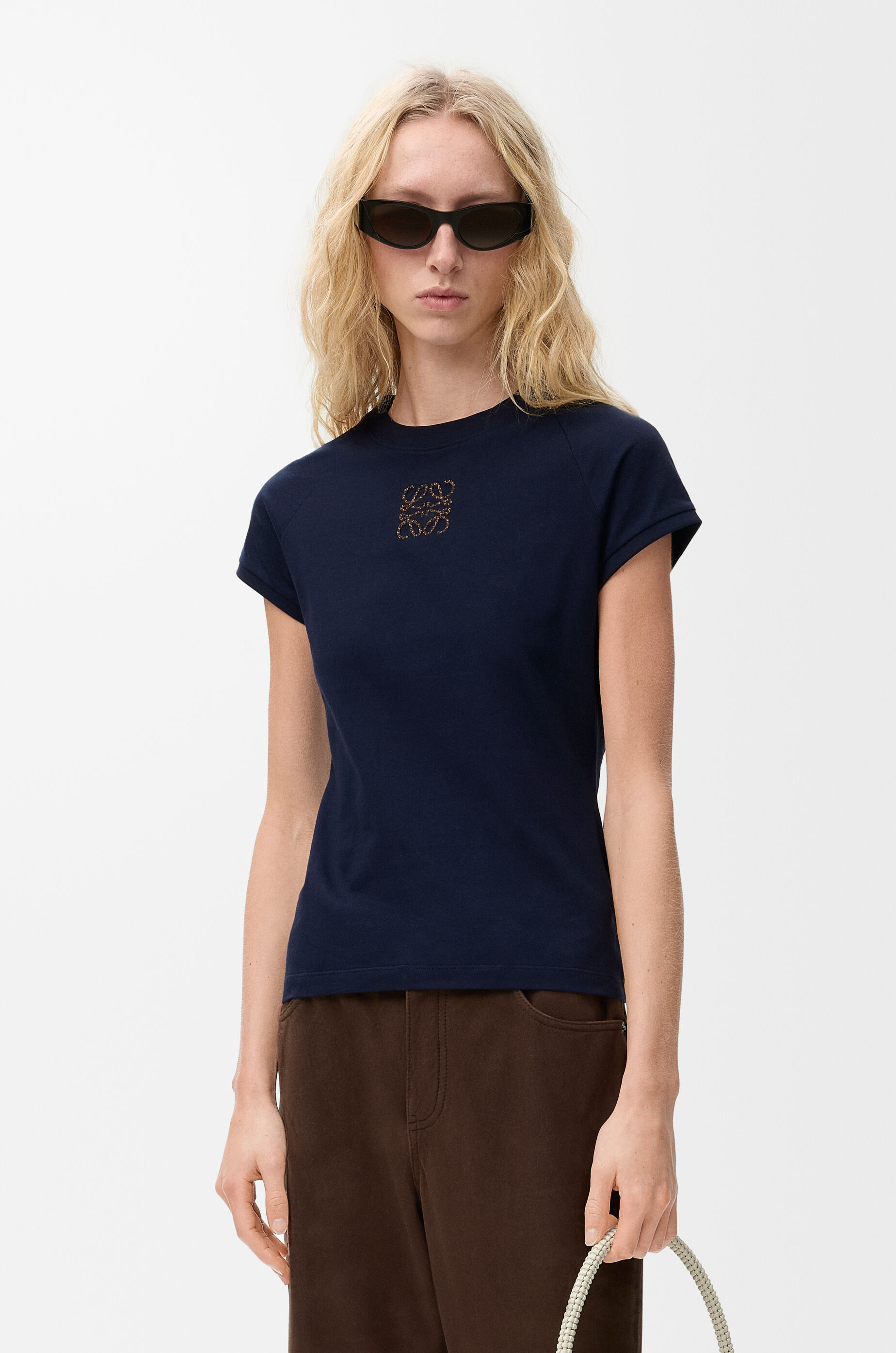 LOEWE スモールフィット Tシャツ｜日常に溶け込む上質なコットンウェア