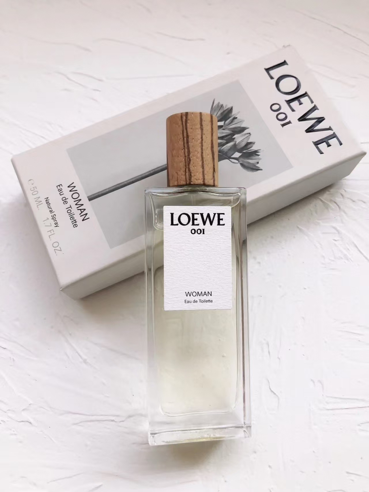 ロエベ 001 ウーマン オードゥ トワレ 50ml｜花と果実が香る上品な