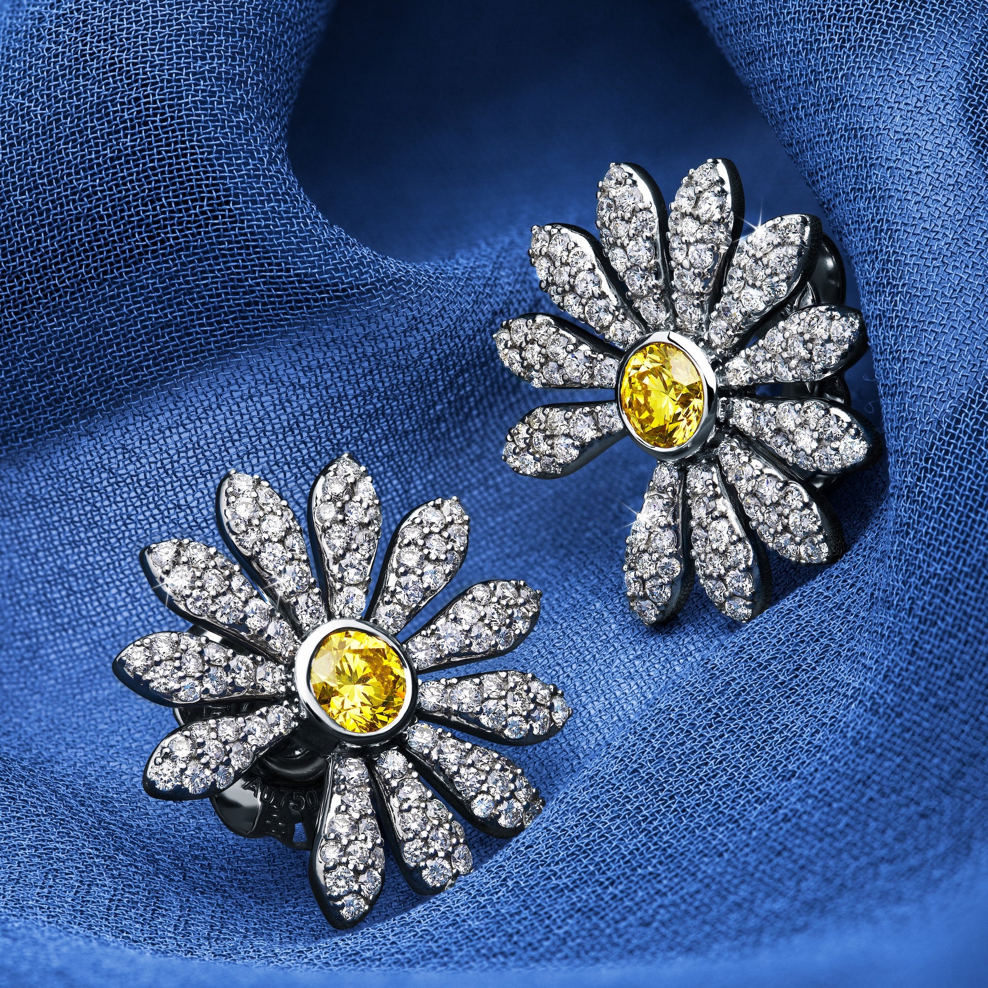 Daisy Gemstone Pendant Necklace – 925 Sterling Silver Floral Necklace