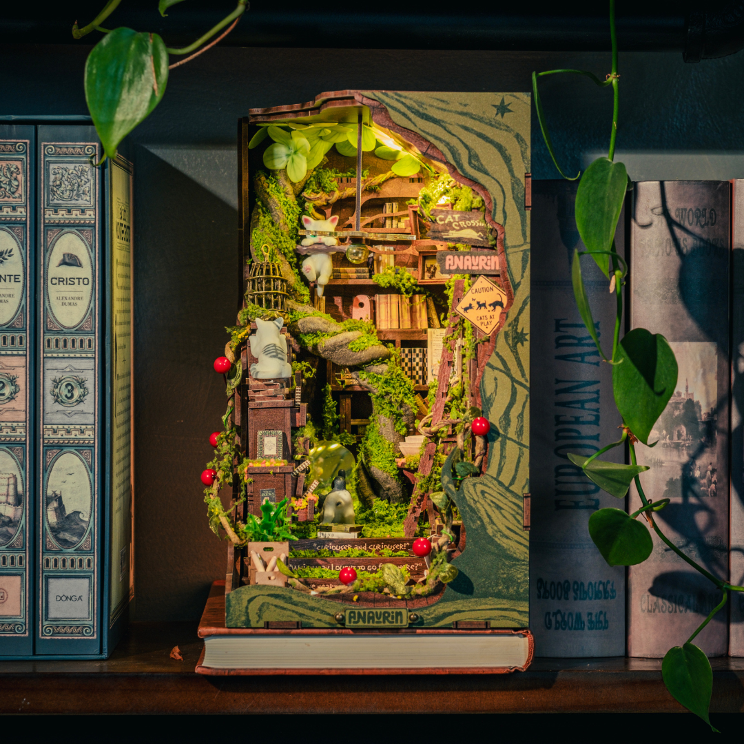 Floralshe DIY BookNook - Cats Crossing