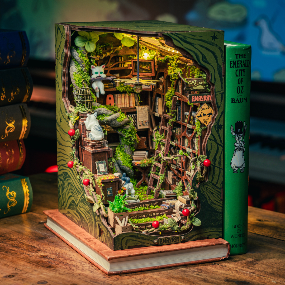 Floralshe DIY BookNook - Cats Crossing