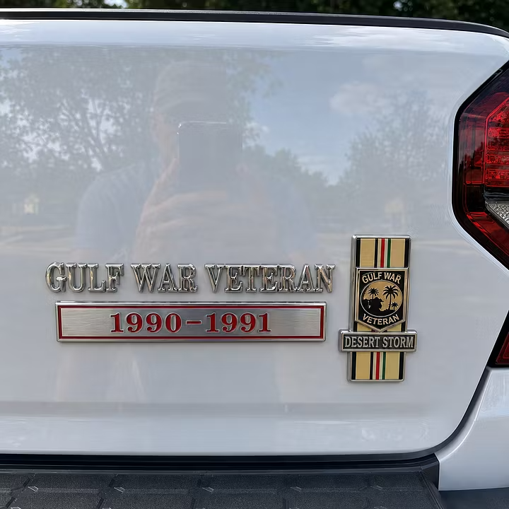 Gulf War Veteran 1990–1991 Desert Storm Car Emblem Metal Badge