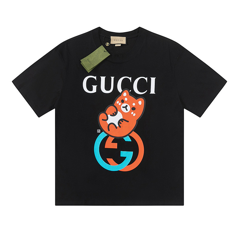 GUCCI ファッショナブルでカジュアルなプリントTシャツ