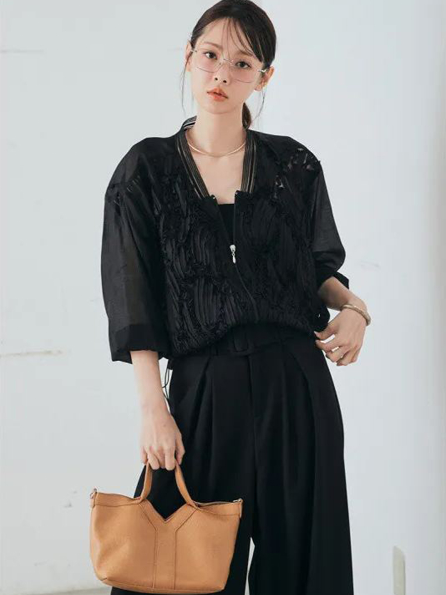【UVカット・体型カバー】立体刺繍レース ランタンスリーブブラウス