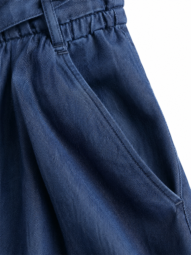 【テンセルデニムハイウエストドレープワイドパンツ】  “呼吸する”上質なテンセル素材、お腹をカバーする「若見えチューリップウエスト」、重力が引き出す「シームレスな落ち感」"-sosove