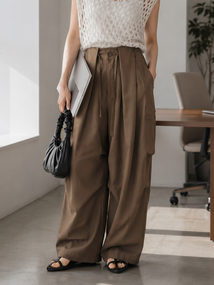 【カーゴパンツ~】ゆったりドローストリング・ウォッシュ加工、バルーンシルエット。体型をカバーし、ウエストベルト調節でさまざまな体型・身長に対応。