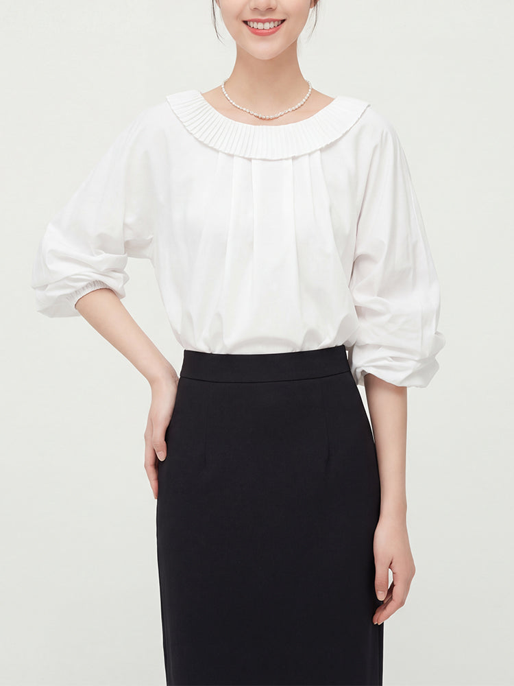 【ドルマンスリーブフリルブラウス】バック V ネック × オルガンギャザー 旅行撮影に最適なおしゃれアイテム"