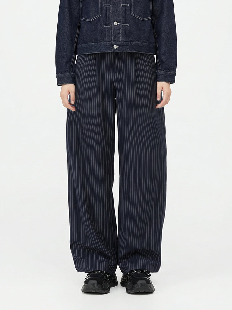 【ボーダーサルエルパンツ】ヒップ・脚回りをすっきりカバー 軽やかなシルエットに