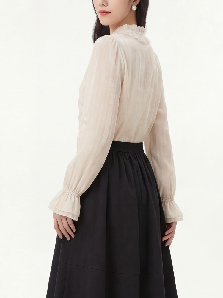 【フレンチシャツ】フリル & 立体フラワーで優しい雰囲気、薄手で通気性抜群、軽やかな着心地