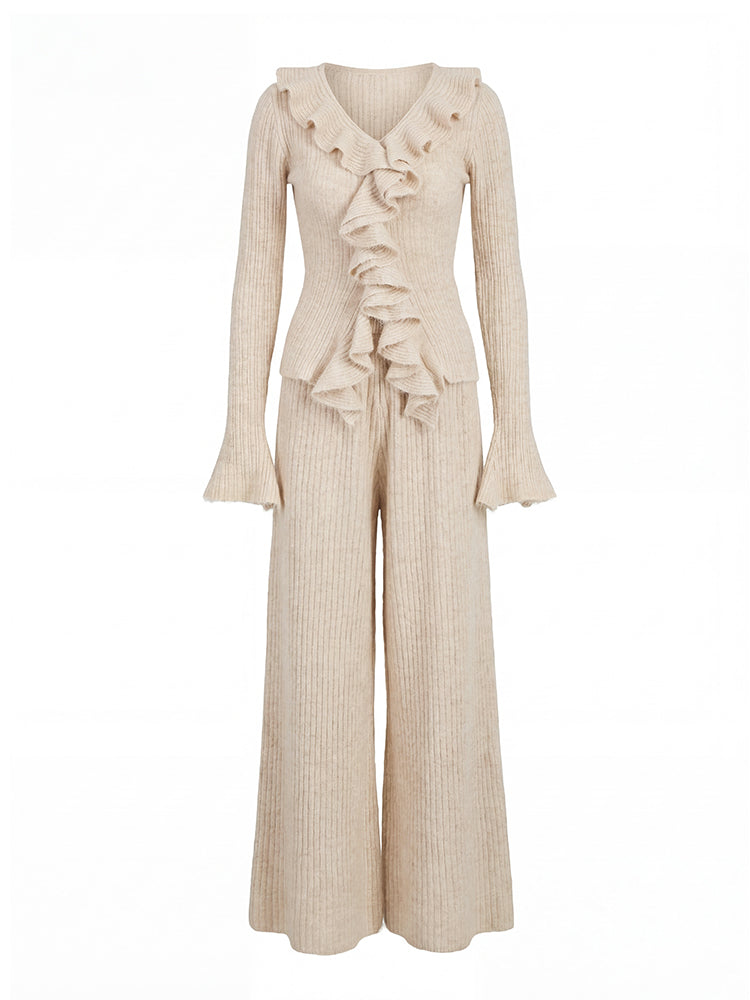 【フリルデザイン きれいめニットセット】セットアップで簡単に高級感演出。ストレッチリブ素材で体にフィットし締め付けず、洗濯機OK