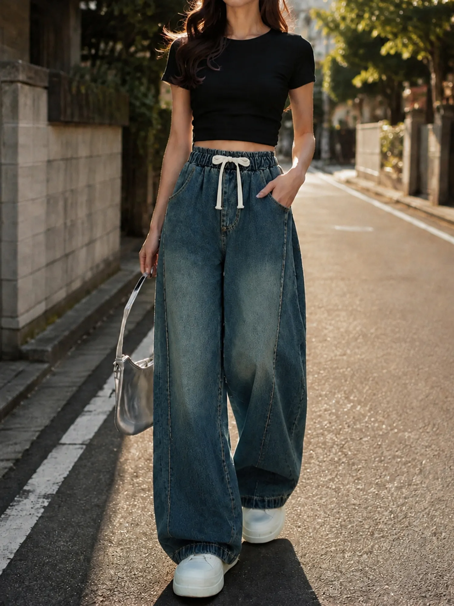 【黄金比バランス設計】腰まわりをカバーするハイウエストデニムパンツ