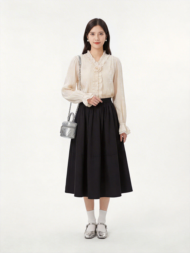 【フレンチシャツ】フリル & 立体フラワーで優しい雰囲気、薄手で通気性抜群、軽やかな着心地