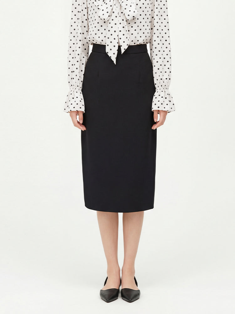 【ブラックハイウエストストレートスカート】ハイウエスト  バックスリット  低身長でもスラリと脚長効果＆エレガントに