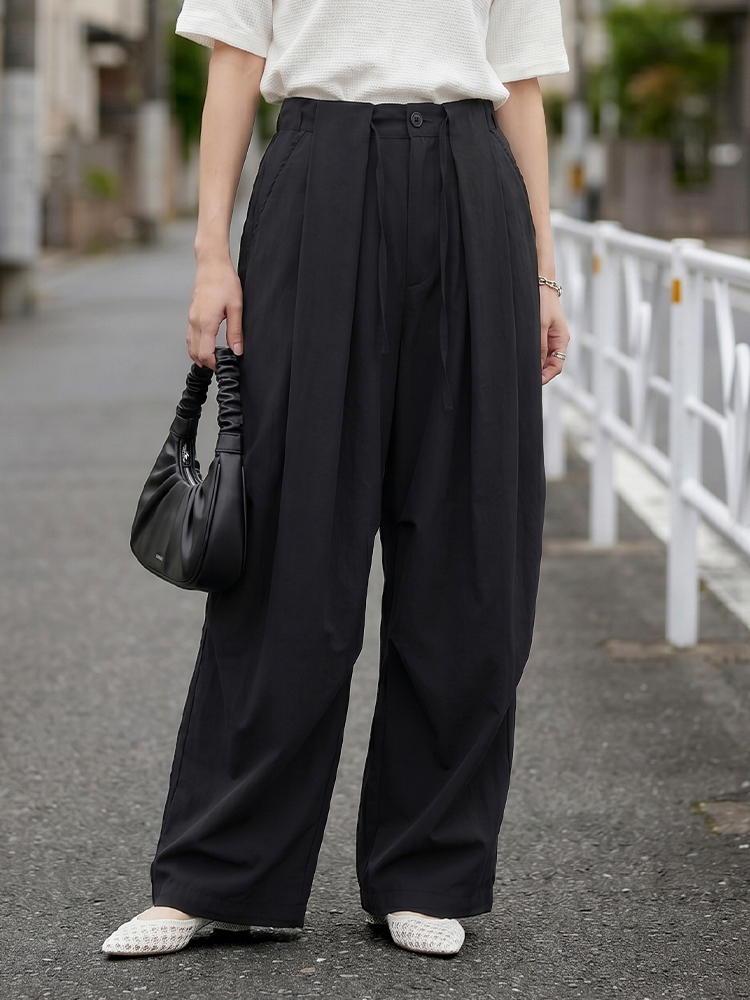 【カーゴパンツ】ゆったりドローストリング・ウォッシュ加工、バルーンシルエット。体型をカバーし、ウエストベルト調節でさまざまな体型・身長に対応。