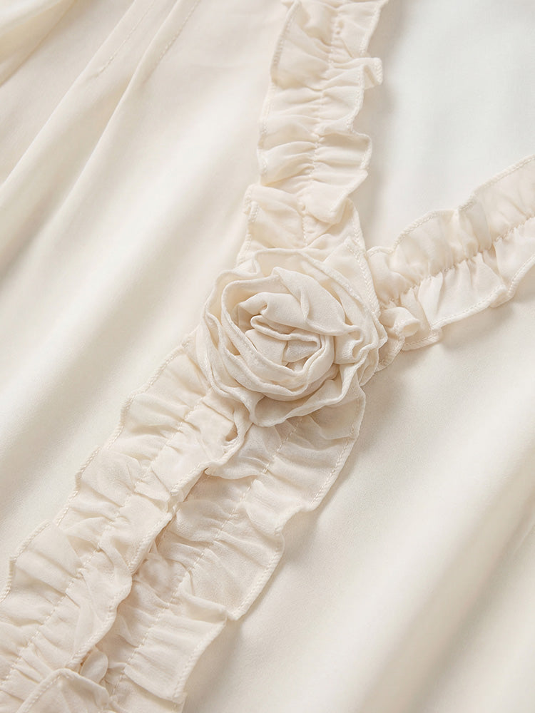 【フレンチシャツ】フリル & 立体フラワーで優しい雰囲気、薄手で通気性抜群、軽やかな着心地