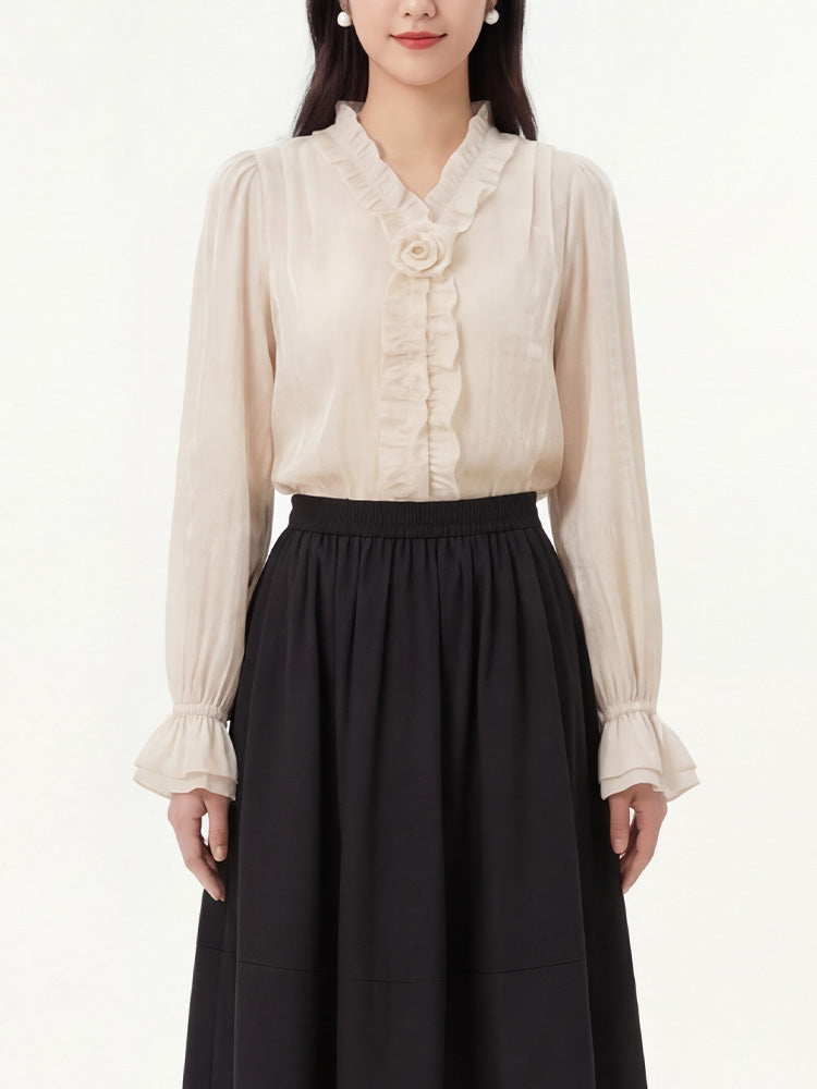 【フレンチシャツ】フリル & 立体フラワーで優しい雰囲気、薄手で通気性抜群、軽やかな着心地