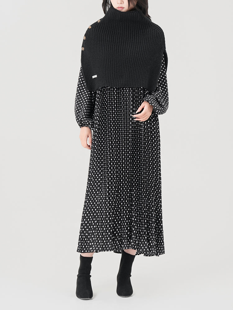 ブラックドット柄の九分袖ワンピース