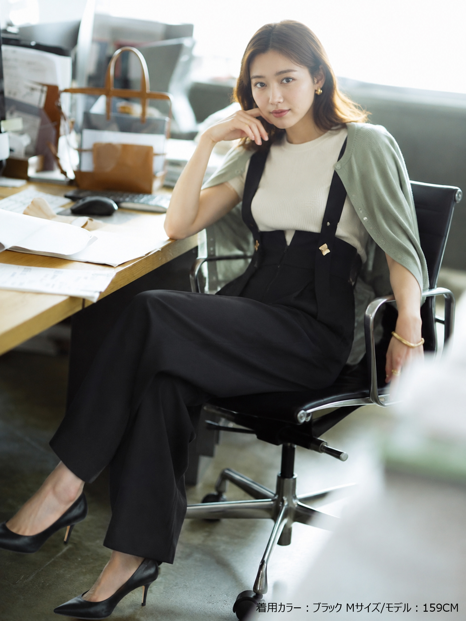 【ワイドストレートサロペットパンツ】 ハイウエストストラップデザインで、全身すらっと見え