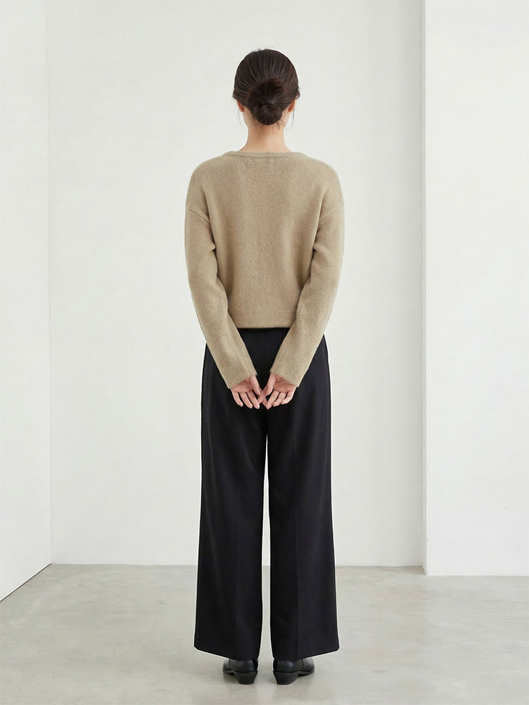 【ゴールドボタンニットショートコート】 品のある優しい雰囲気で、大人の通勤コーデに"