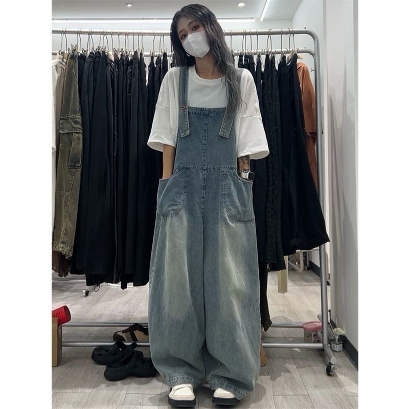 【ゆったりとしたルーズフィットデニムオーバーオール】