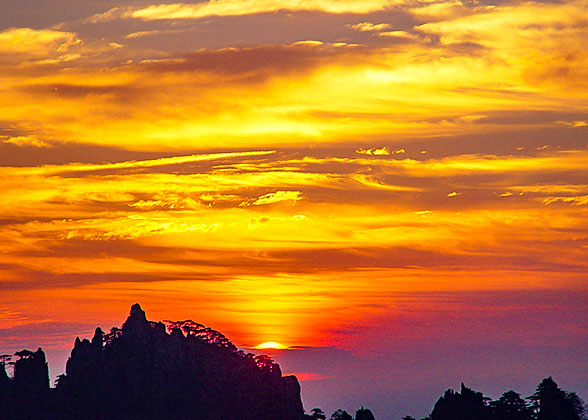 Sunrise at Xihai Grand Canyon
